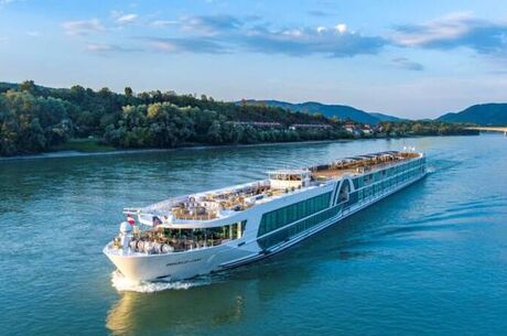 5* DELUXE AMADEUS CARA NEHİR GEMİSİ İLE “YILBAŞI” REN NEHRİ 